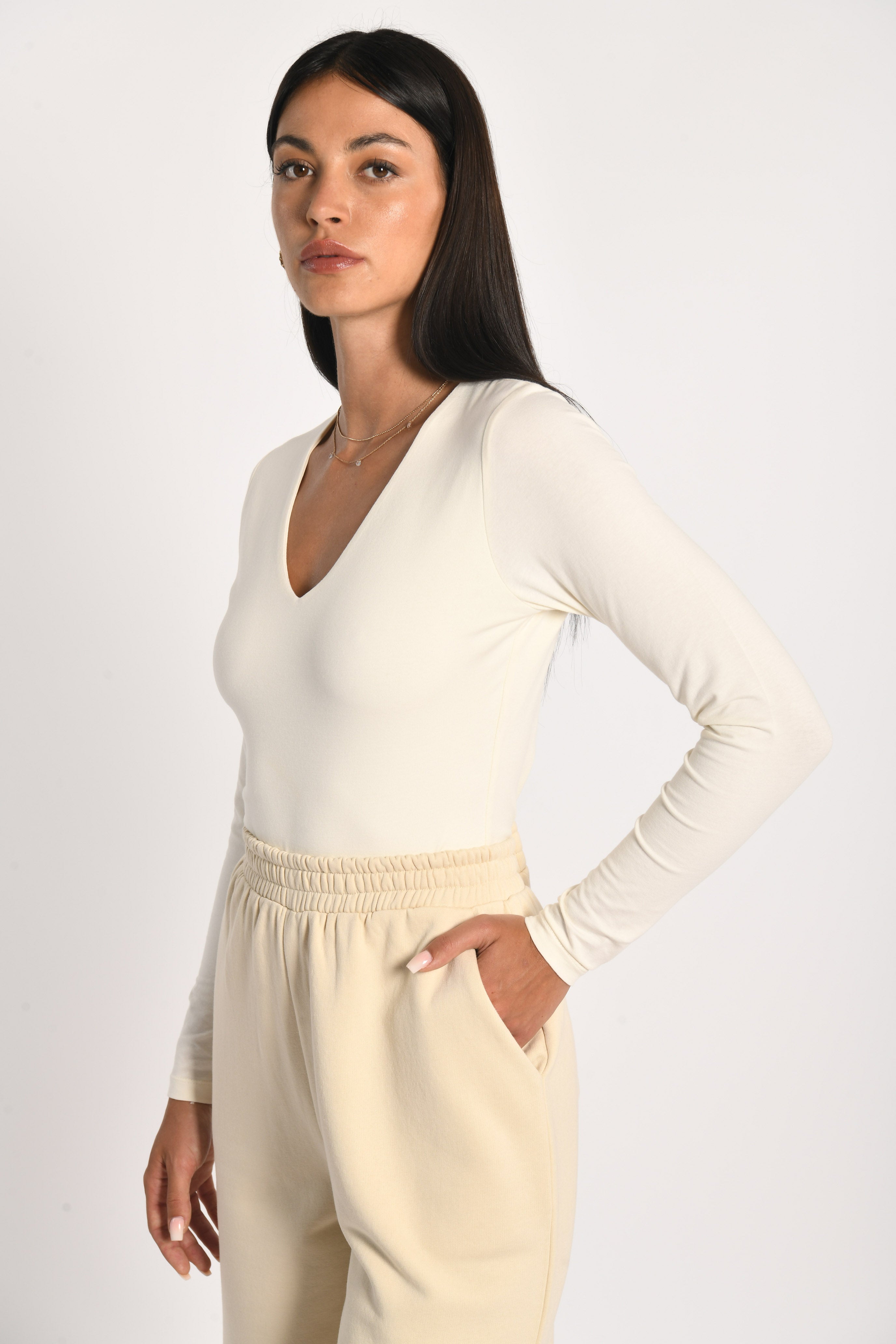 T-SHIRT COL V MATHILDA ECRU